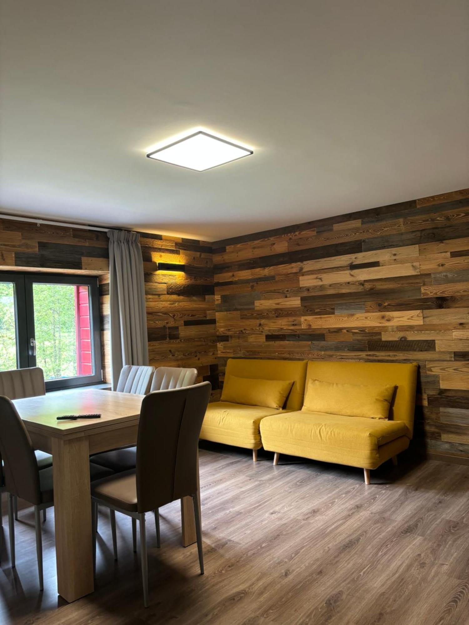 La Ferme De Rochesson, Jacuzzis & Piscine Commune Apartment Rochesson