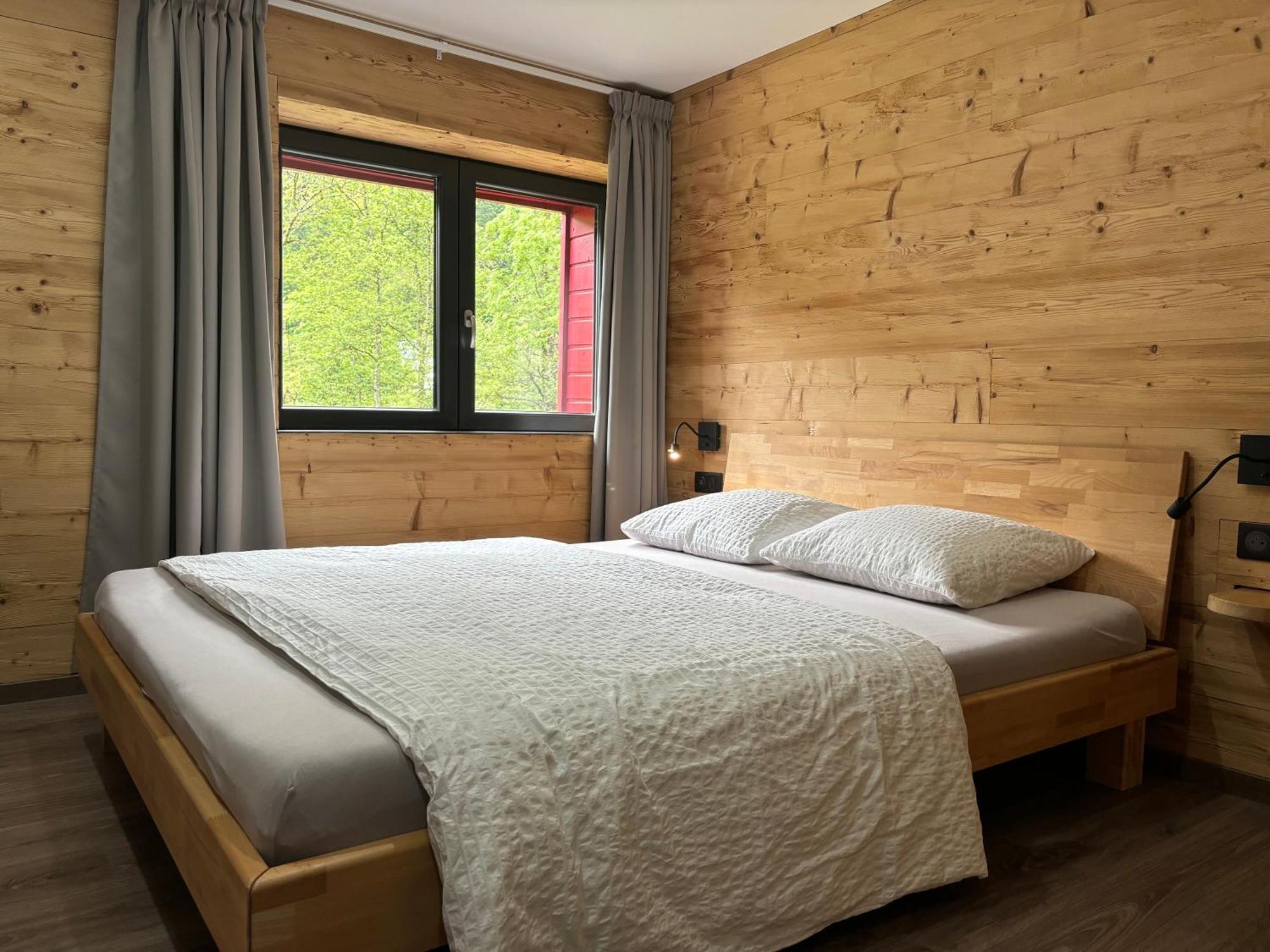 La Ferme De Rochesson, Jacuzzis & Piscine Commune Apartment Rochesson