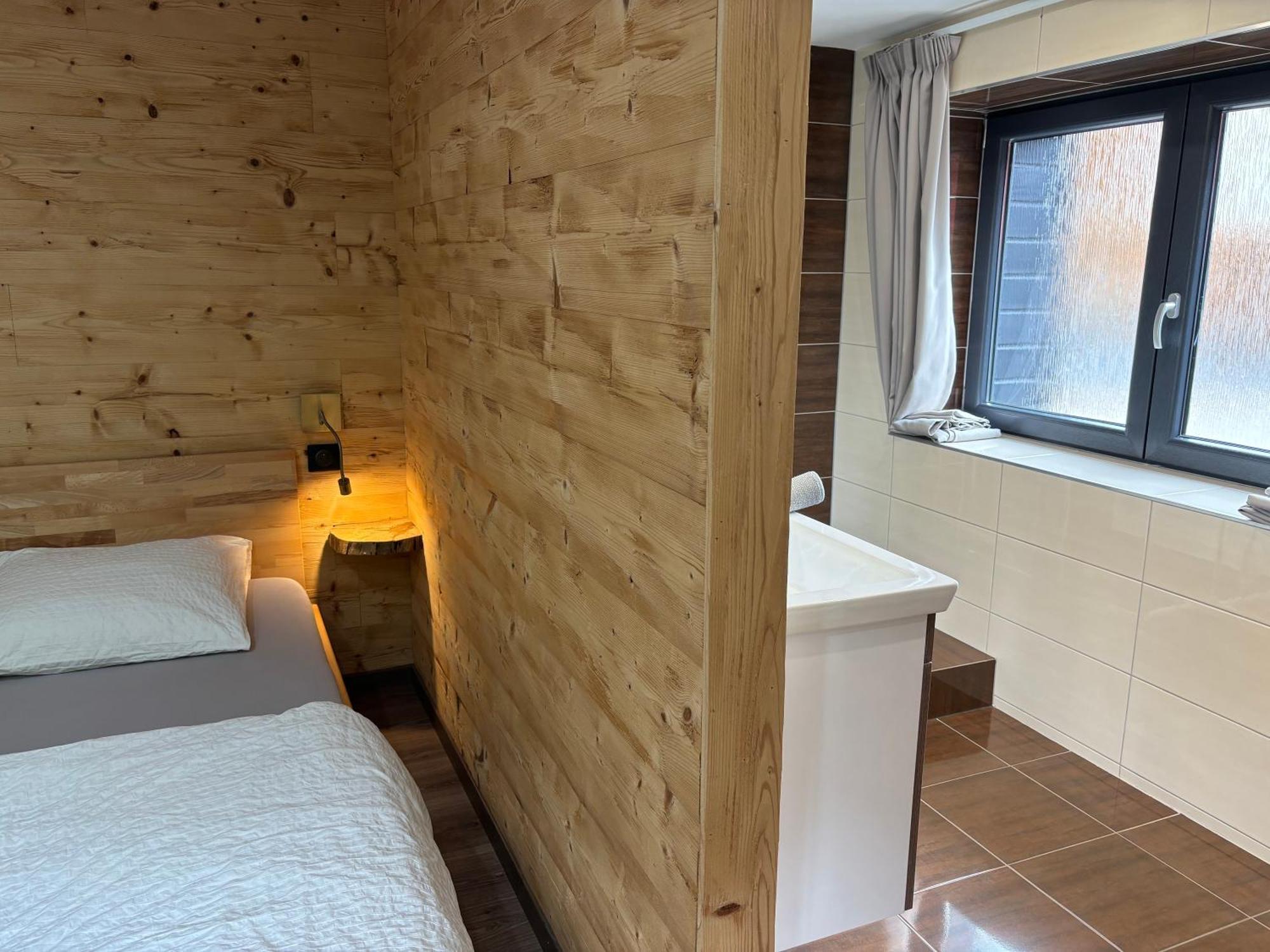 La Ferme De Rochesson, Jacuzzis Privatif&piscine Commune Rochesson